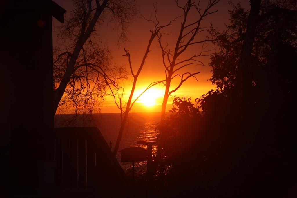 Cliff Dweller On Lake Superior Tofte Экстерьер фото