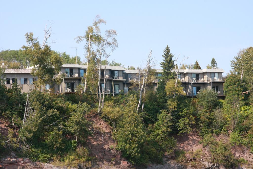 Cliff Dweller On Lake Superior Tofte Экстерьер фото