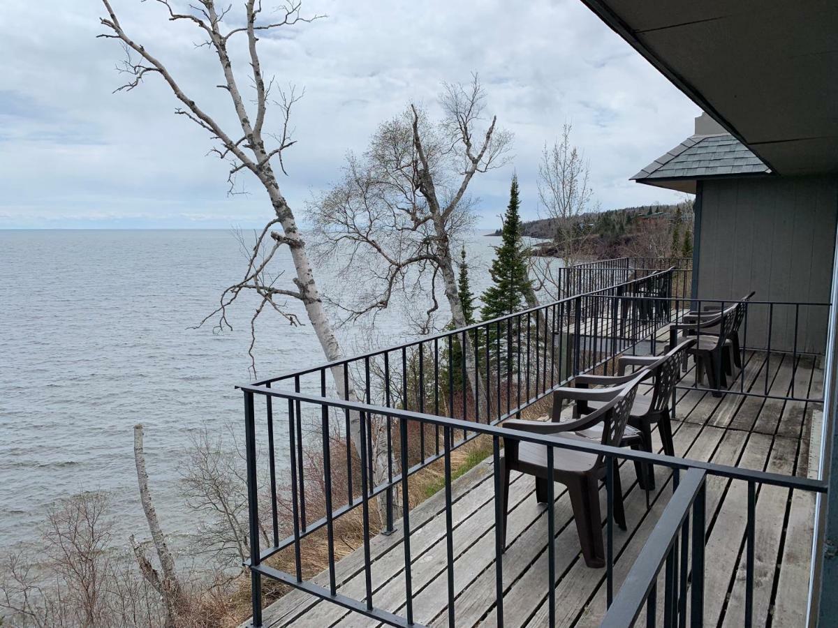 Cliff Dweller On Lake Superior Tofte Экстерьер фото