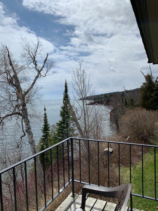 Cliff Dweller On Lake Superior Tofte Экстерьер фото